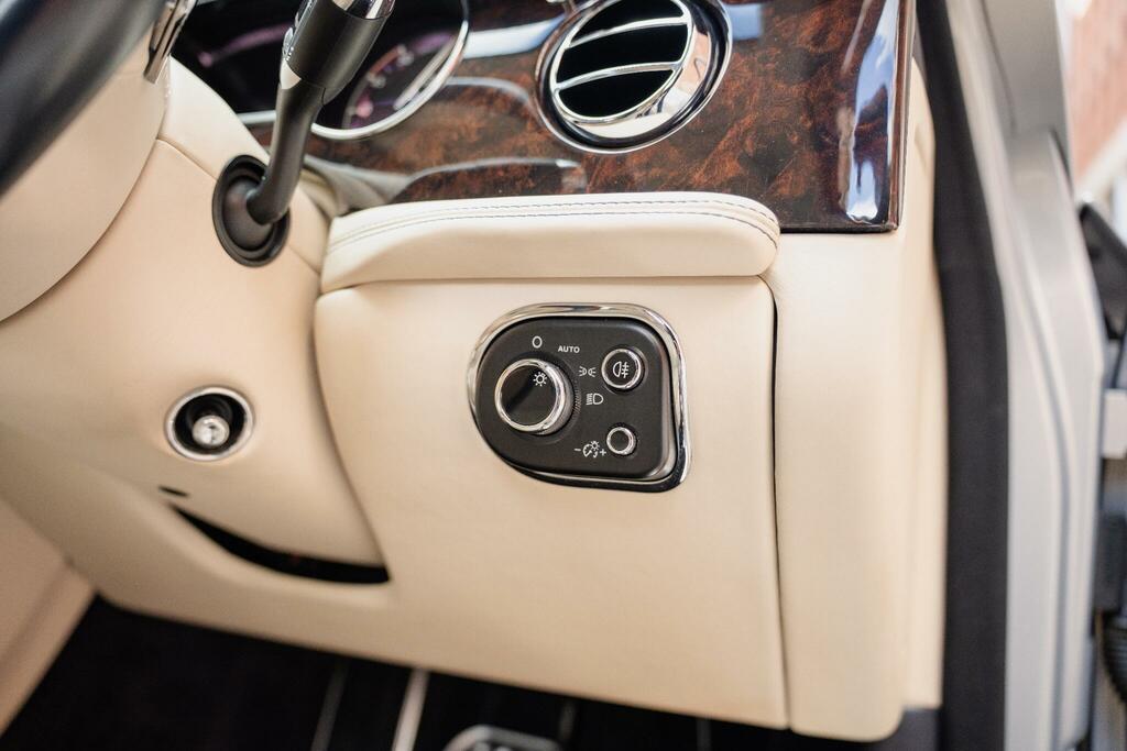 Bentley Mulsanne Speed V8 Silver #43