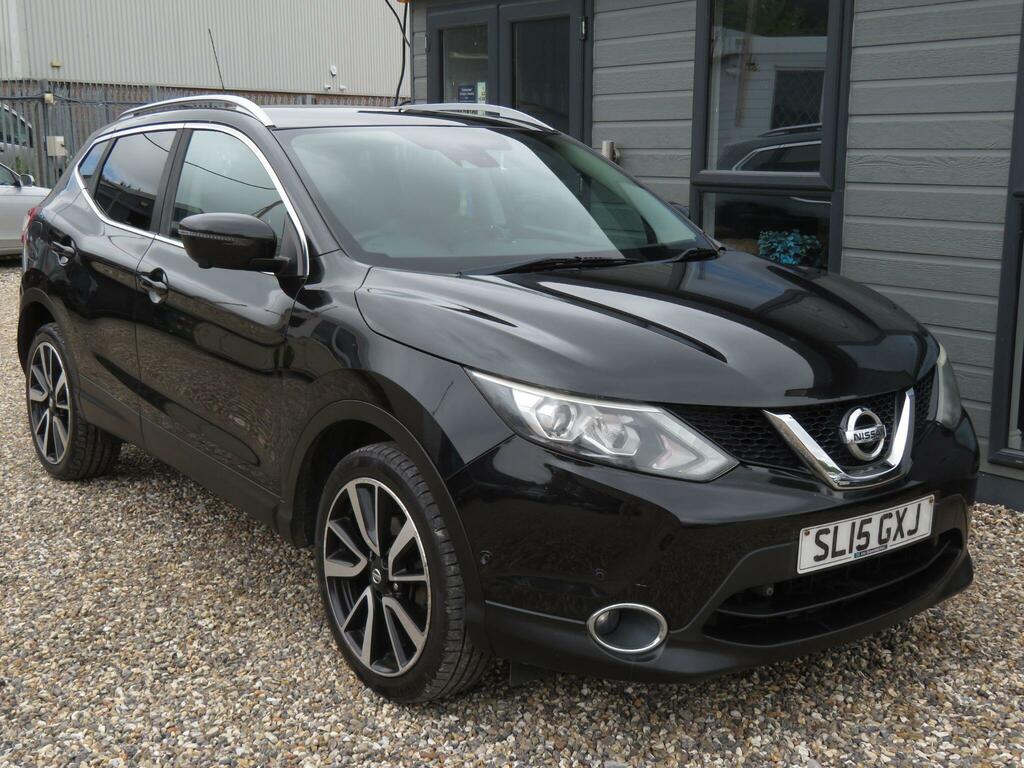 Nissan Qashqai Tekna Black #3