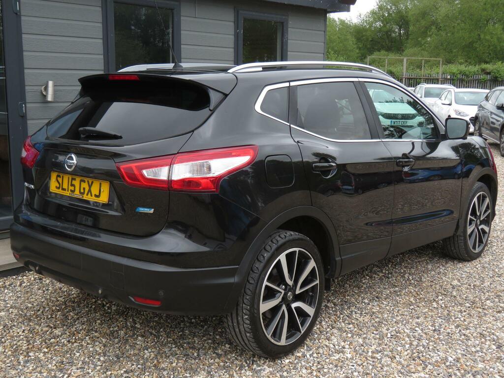 Nissan Qashqai Tekna Black #4