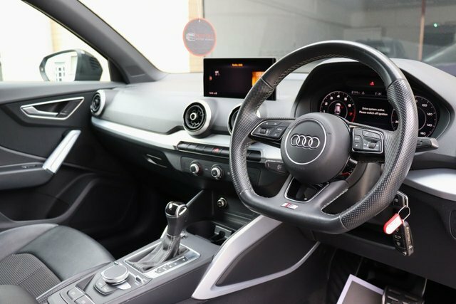 Audi Q2 1.5 Tfsi Cod 35 Black Edition ND21WLG Black #2