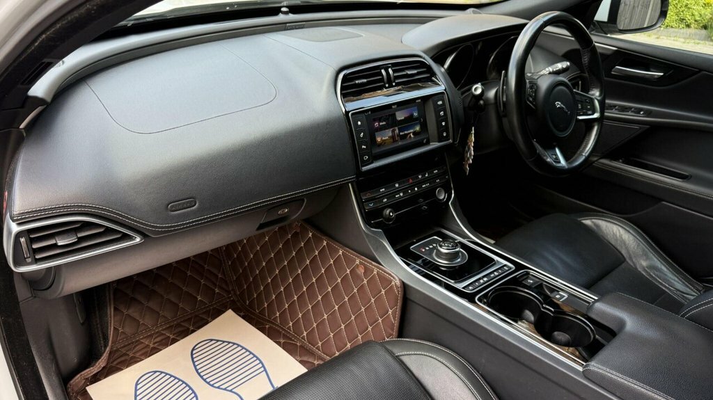 Jaguar XE 2016 2.0D R-sport Euro 6 Ss LC66NTG White #3
