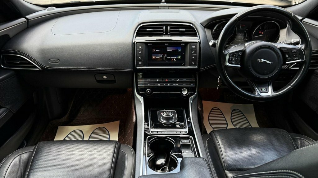 Jaguar XE 2016 2.0D R-sport Euro 6 Ss LC66NTG White #5
