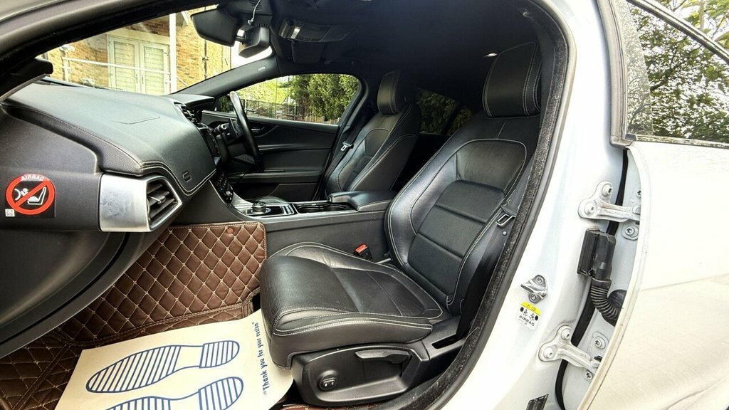 Jaguar XE 2016 2.0D R-sport Euro 6 Ss White