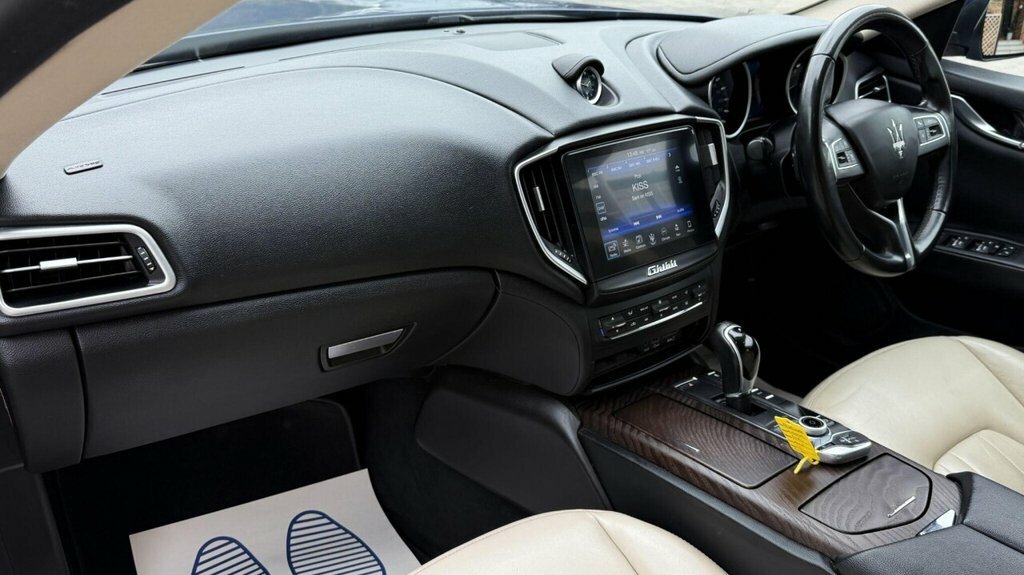 Maserati Ghibli 3L Null Grey #11