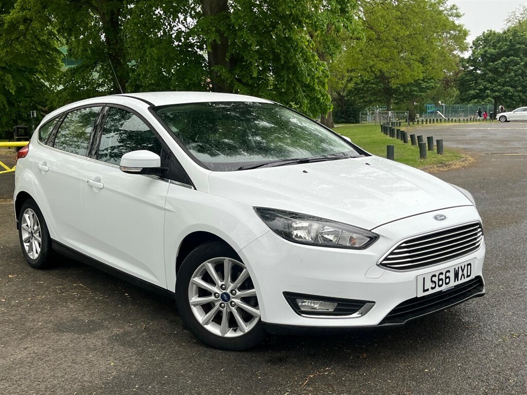 Ford Focus 1.0T Ecoboost Titanium Euro 6 Ss White #3