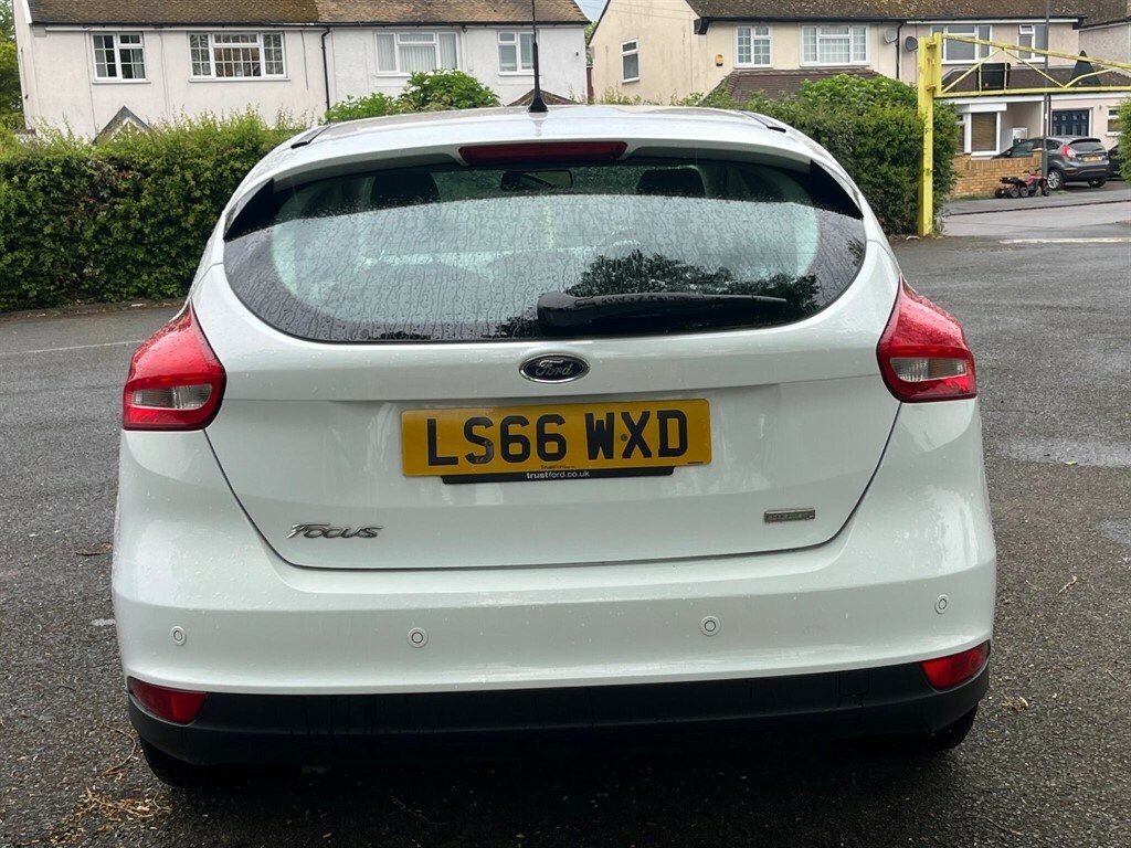 Ford Focus 1.0T Ecoboost Titanium Euro 6 Ss White #5