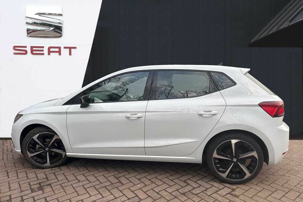 Seat Ibiza 1.0 Tsi 95 Fr Sport DT74LFZ White #4