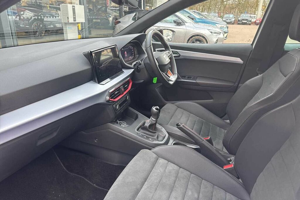 Seat Ibiza 1.0 Tsi 95 Fr Sport DT74LFZ White #2