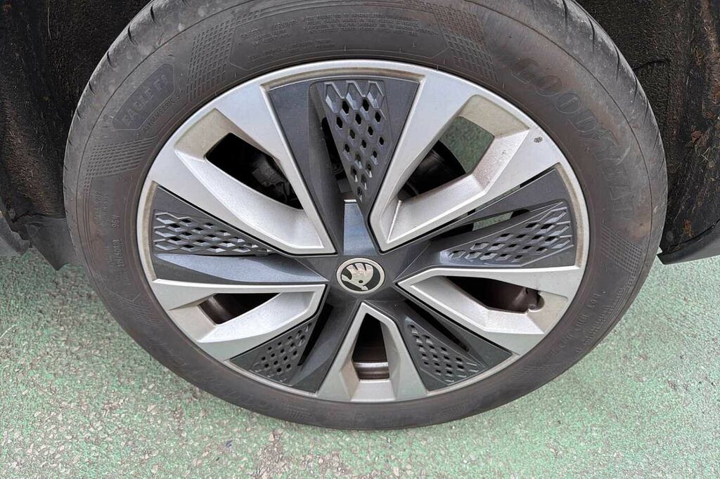 Skoda Karoq 1.5 Tsi Se L Dsg Red #5