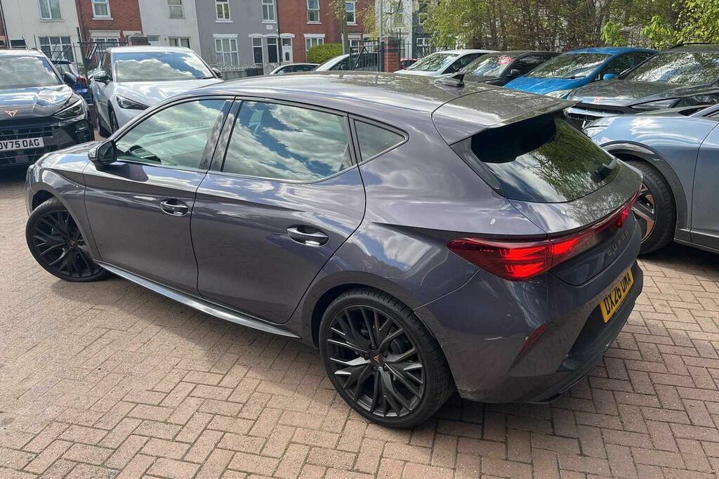 Cupra Leon 1.5 Etsi 150 Shadow Edition Dsg DX26UMA Purple #3
