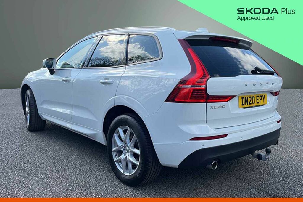 Volvo XC60 2.0 B4d Momentum Awd Geartronic White #3