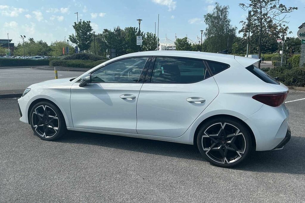 Cupra Leon 1.5 Etsi 150 V2 Dsg KO25UVE White #4