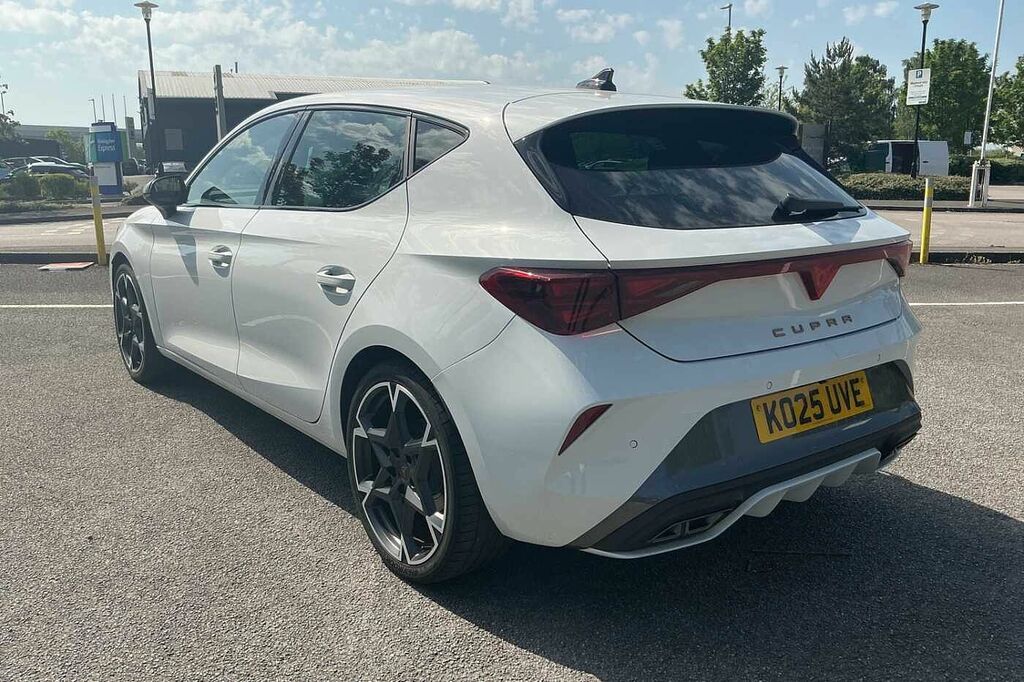 Cupra Leon 1.5 Etsi 150 V2 Dsg KO25UVE White #3