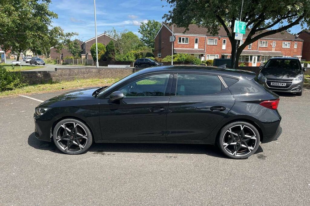 Cupra Leon 1.5 Etsi 150 V2 Dsg KW25YXY Black #4