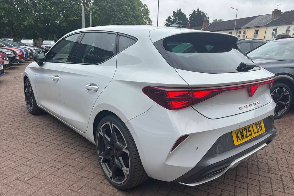 Cupra Leon 1.5 Etsi 150 V2 Dsg KW25LDN White #3