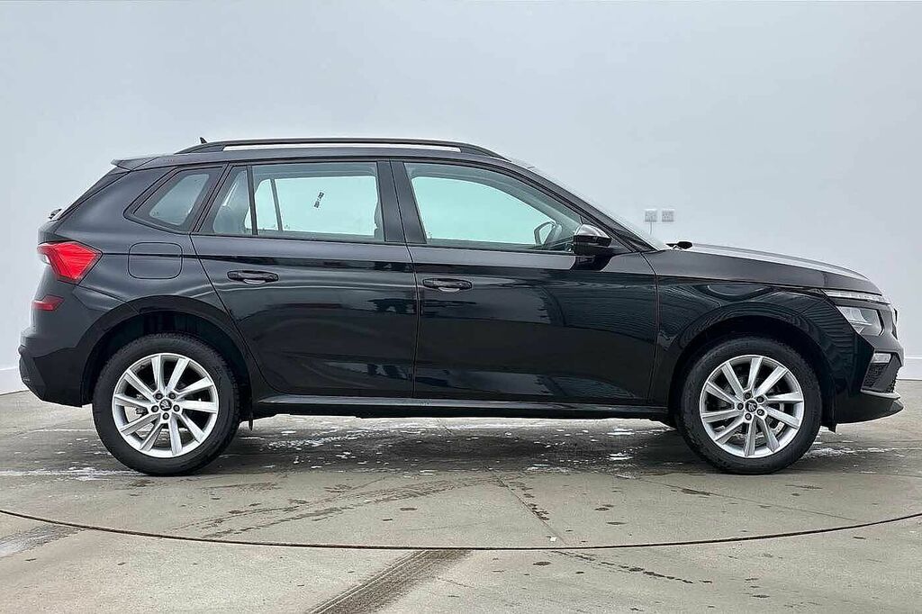 Skoda Kamiq 1.0 Tsi 95 Se Edition GF25YHY Black #4