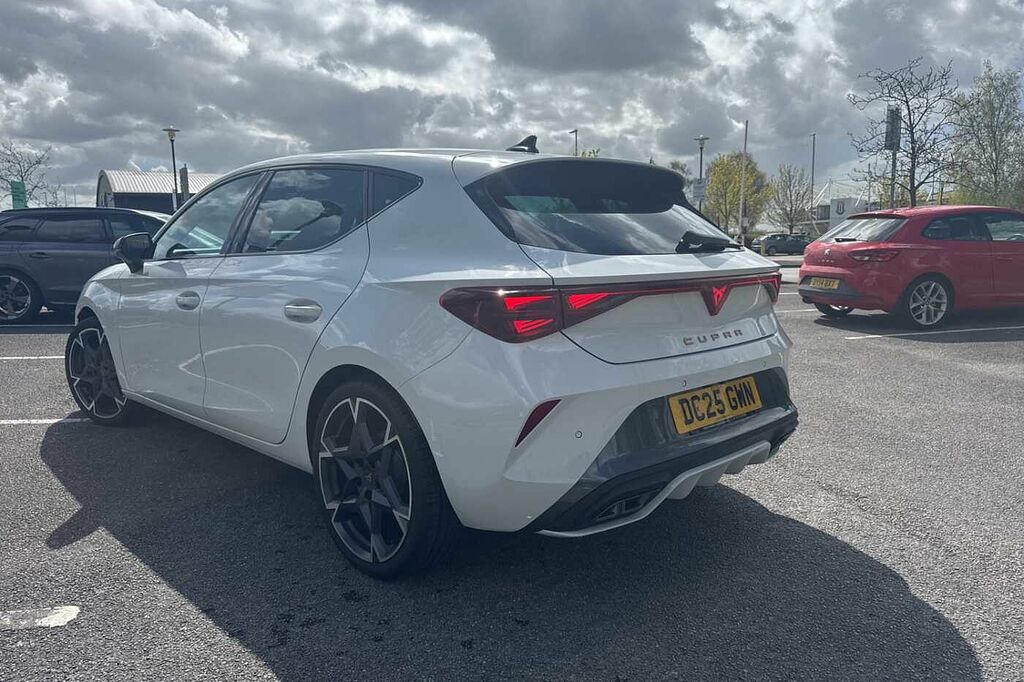 Cupra Leon 1.5 Tsi 150 V2 DC25GWN White #3