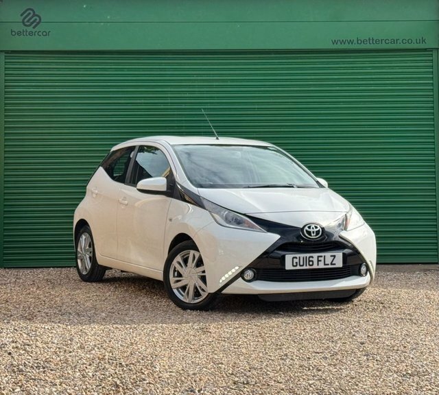 Toyota Aygo Vvt-i X-pression Hatchback GU16FLZ White #3