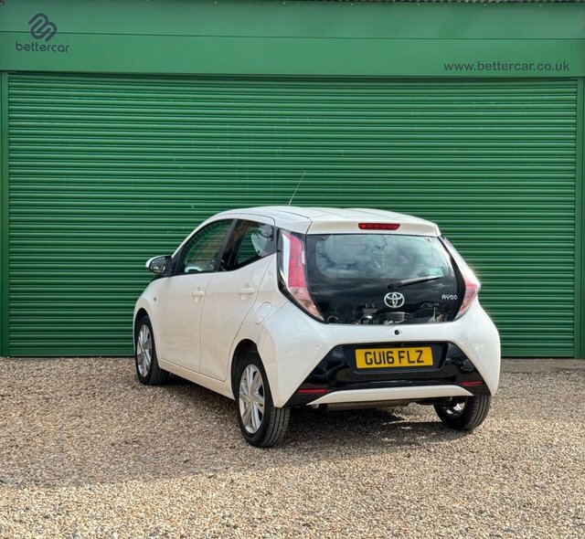 Toyota Aygo Vvt-i X-pression Hatchback GU16FLZ White #6