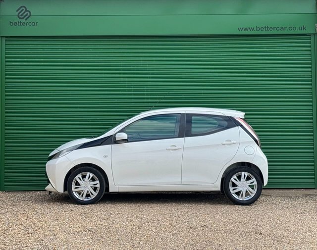 Toyota Aygo Vvt-i X-pression Hatchback GU16FLZ White #5