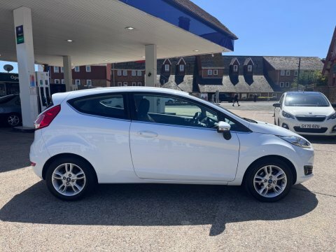 Ford Fiesta Zetec  White #4
