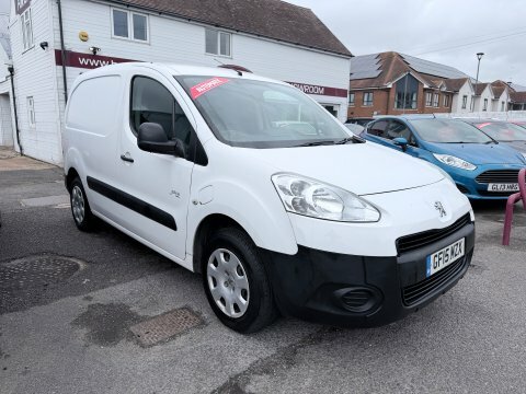 Peugeot Partner Fully - GF15MZX White #4