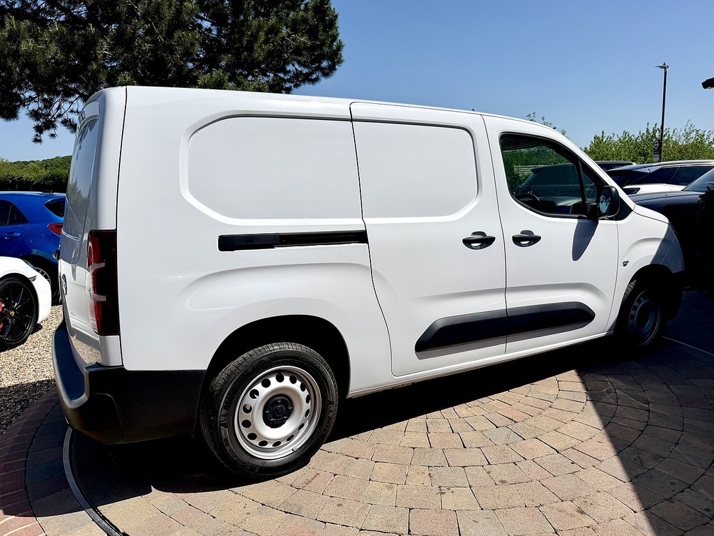 Vauxhall Combo Turbo D 2300 Prime Ulez DV23KZN White #5