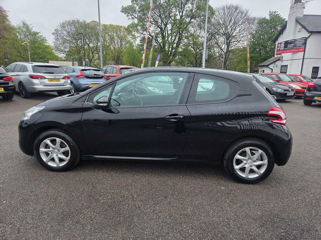 Peugeot 208 Hatchback 1.4 Hdi Active Euro 5 201515 Black #6