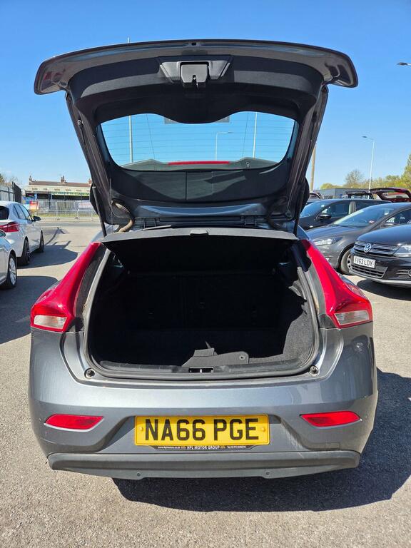 Volvo V40 Hatchback 2.0 D2 Inscription Euro 6 Ss 201 NA66PGE Grey #4