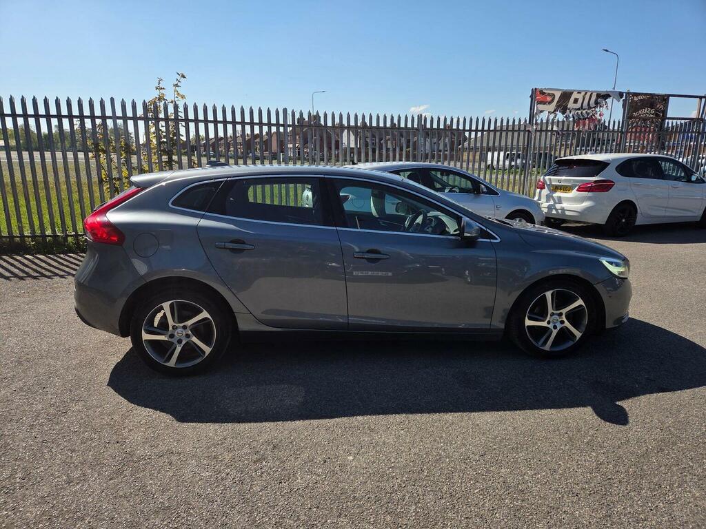 Volvo V40 Hatchback 2.0 D2 Inscription Euro 6 Ss 201 NA66PGE Grey #2