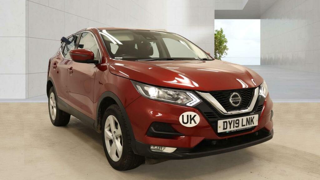 Nissan Qashqai 1.3 Dig-t Acenta Premium Euro 6 Ss Red