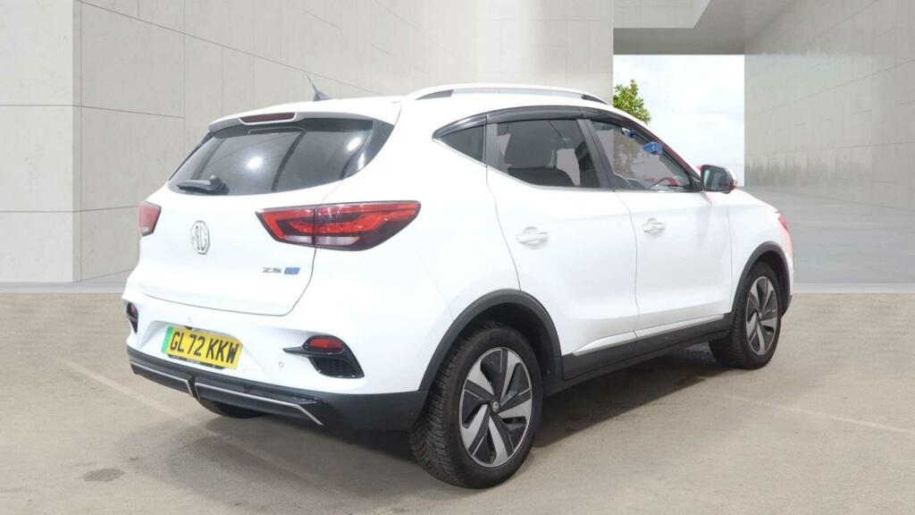 MG ZS 72.6Kwh Trophy Long Range GL72KKW White #4