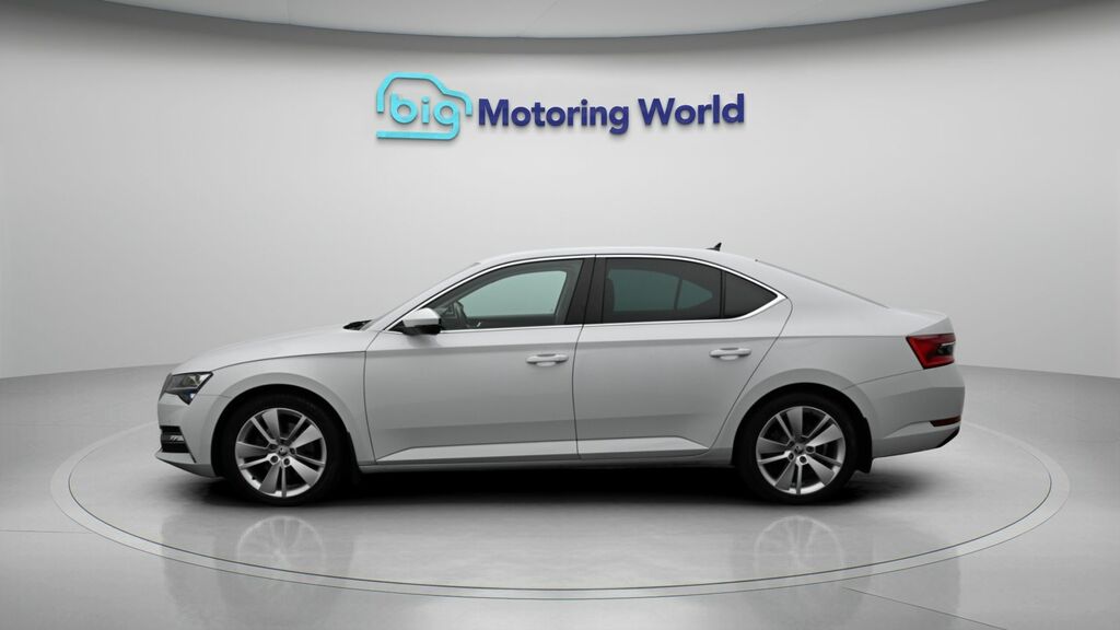 Skoda Superb Se L White #4