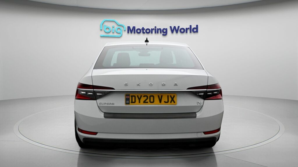 Skoda Superb Se L White #6