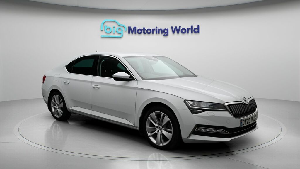Skoda Superb Se L White