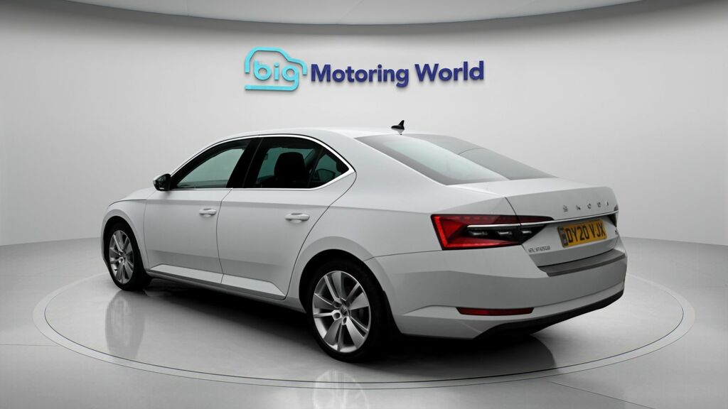 Skoda Superb Se L White #5