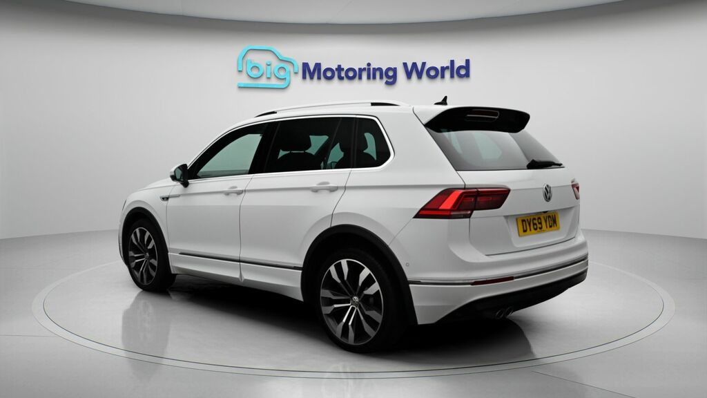 Volkswagen Tiguan R-line Tech DY69YDM White #5