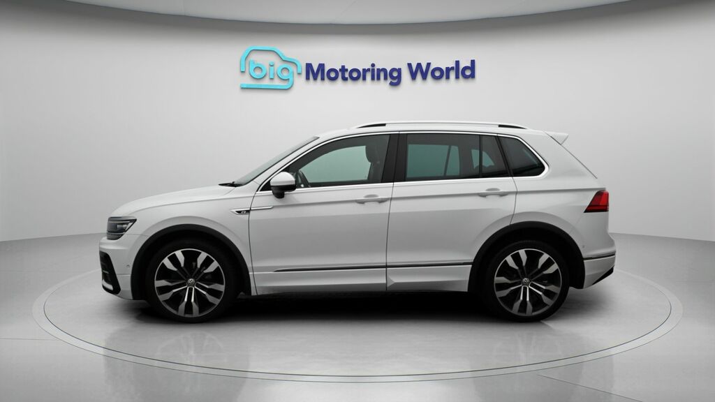 Volkswagen Tiguan R-line Tech DY69YDM White #4