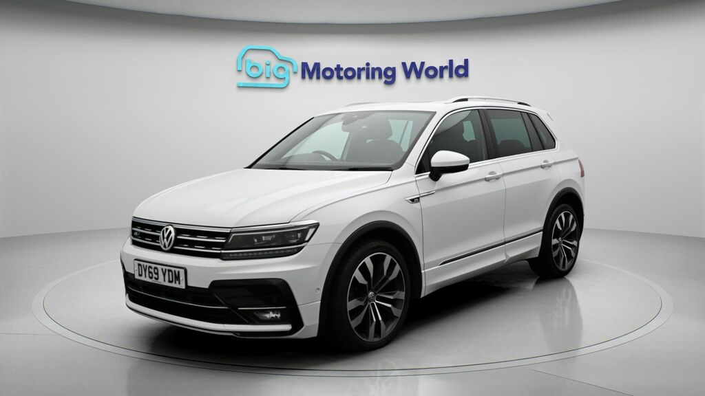Volkswagen Tiguan R-line Tech DY69YDM White #3