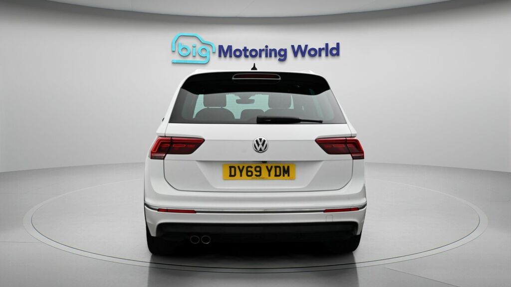 Volkswagen Tiguan R-line Tech DY69YDM White #6