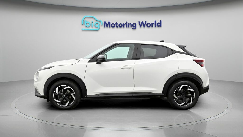 Nissan Juke N-connecta YT23NHX White #4
