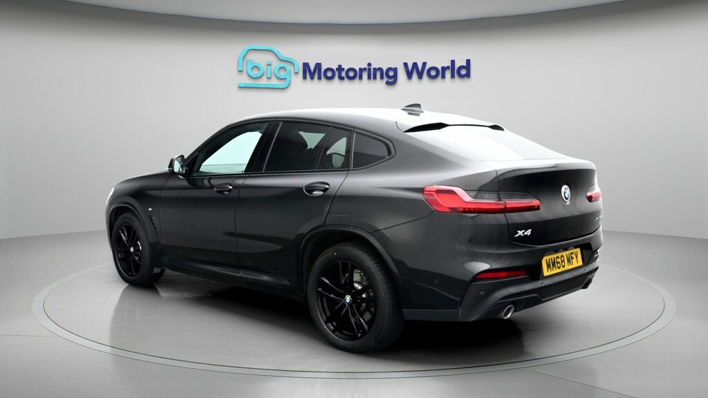 BMW X4 M M Sport Black #5