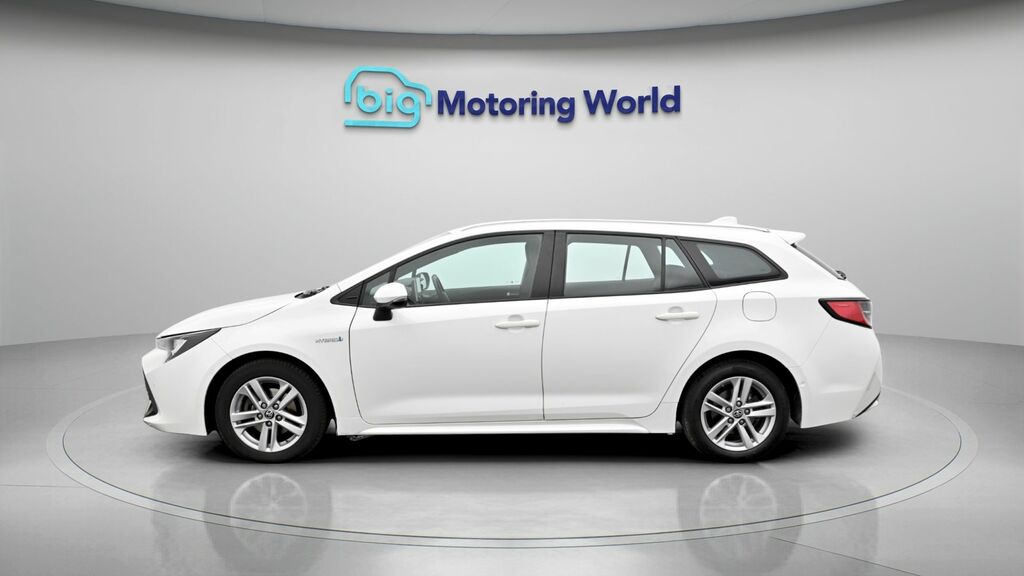 Toyota Corolla Icon Tech RE71CWN White #4
