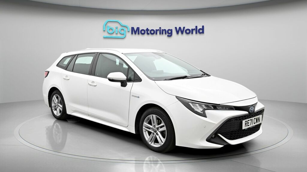 Toyota Corolla Icon Tech White