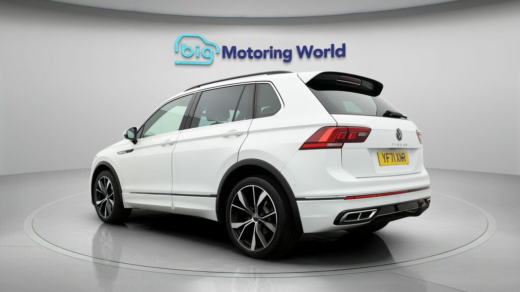Volkswagen Tiguan R-line YF71XNR White #5