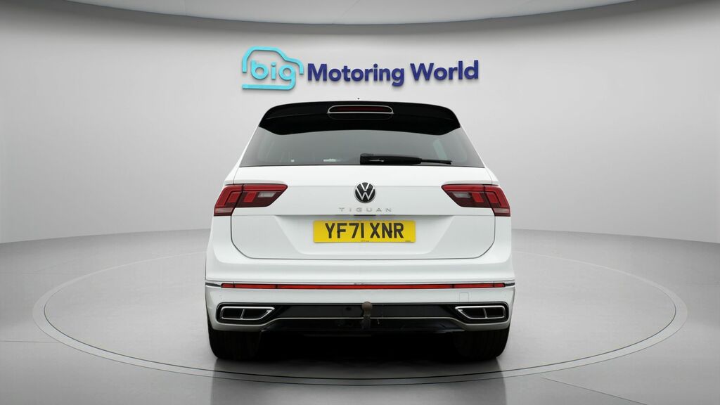 Volkswagen Tiguan R-line YF71XNR White #6