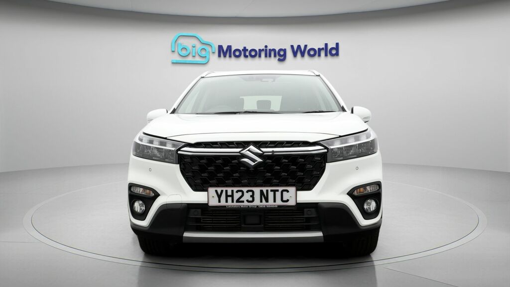 Suzuki S Cross Ultra White #2