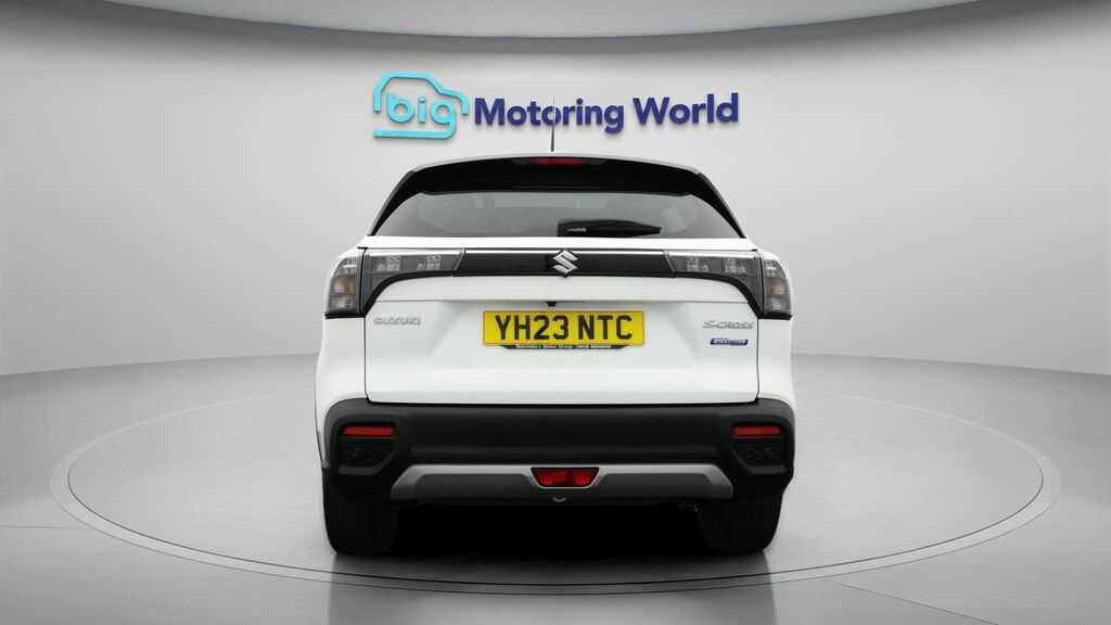 Suzuki S Cross Ultra White #6