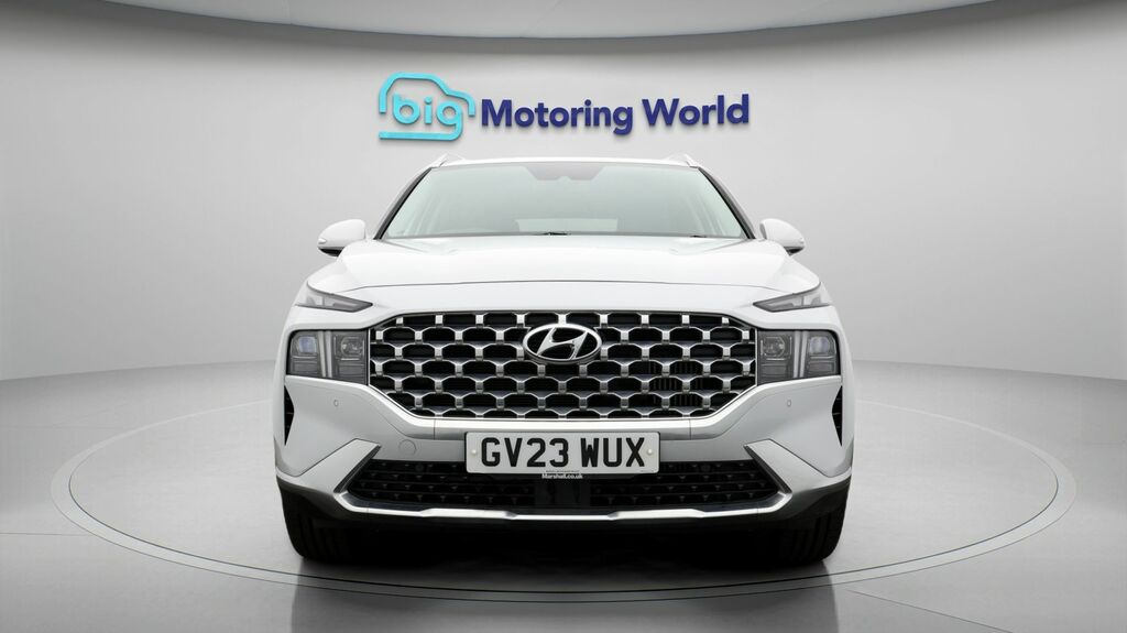 Hyundai Santa Fe Premium White #2