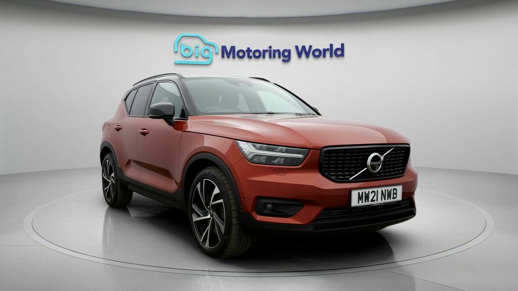 Volvo XC40 R-design Pro Red